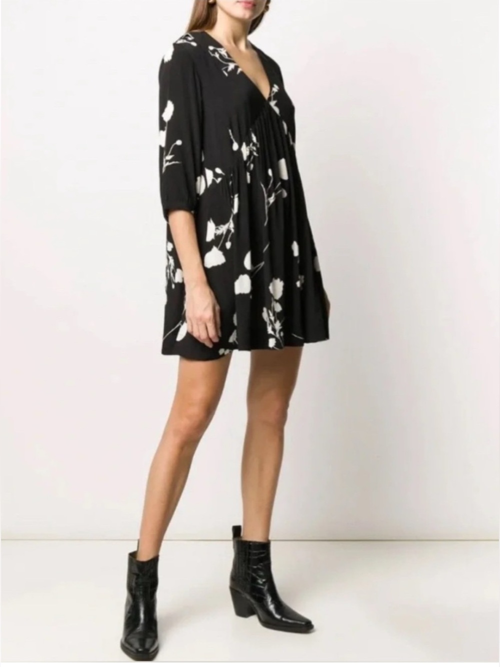 Ba&sh Black & White Floral Viscose 3/4 Sleeve V Neck Pansy Dress Sz. XS
